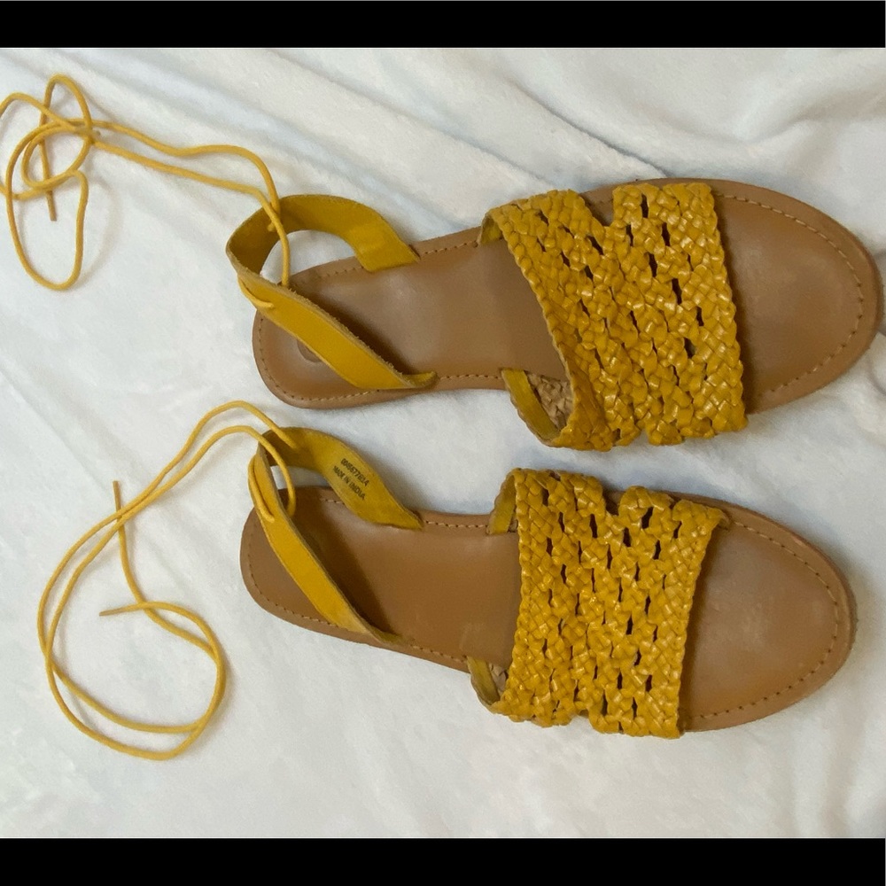 Urban outfitters sandals 9